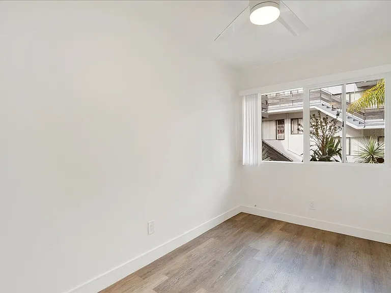 3905 S Stevely Ave #8 — Photo 5