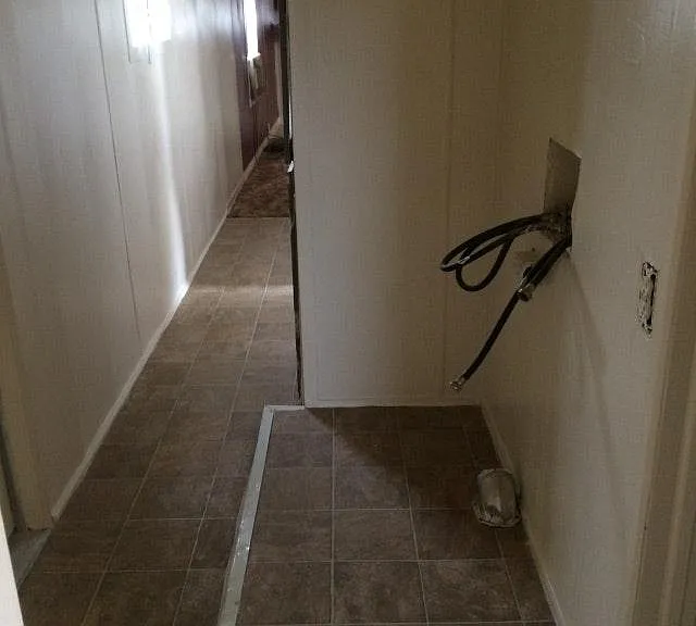 2871 Louis Ave — Photo 8