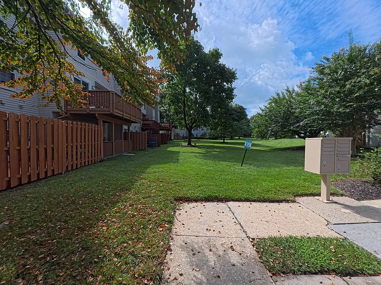 621 Ivy League Ln — Photo 43