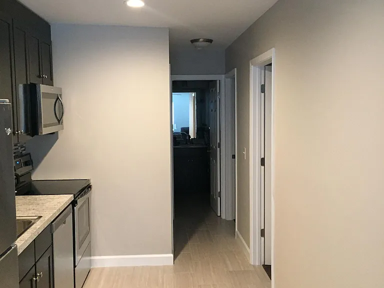 1434 6th Ave #8 — Photo 3
