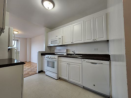 4th image of 3660 Oxford Ave APT 9D