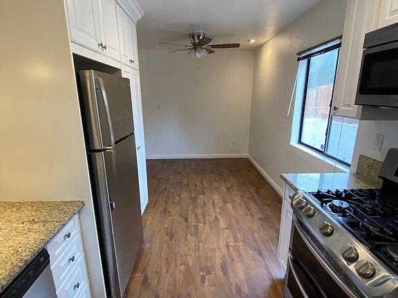 5th image of 8130 Royal Park Ln