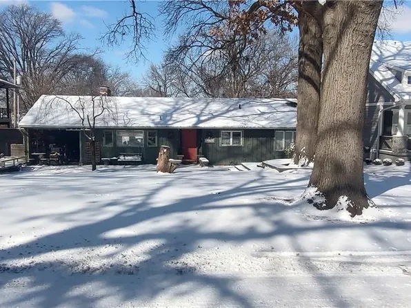 2706 W 71st Ter, Prairie Village, KS 66208