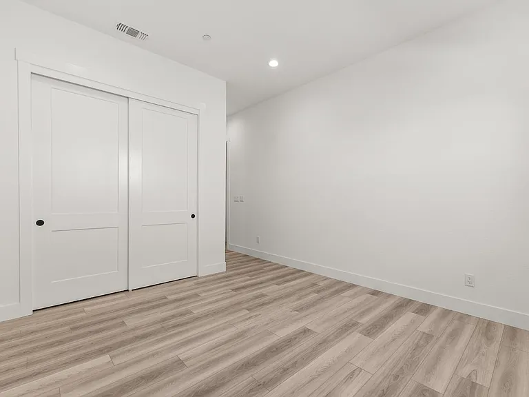 6162 Kings Peak Dr — Photo 33
