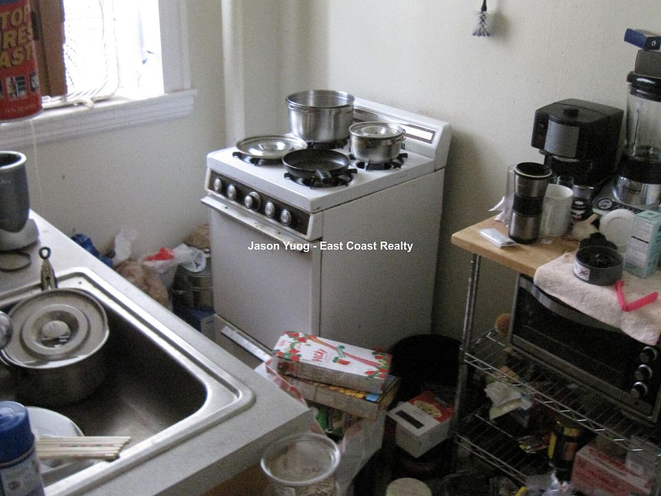2nd image of 68 Woodstock Ave APT 3