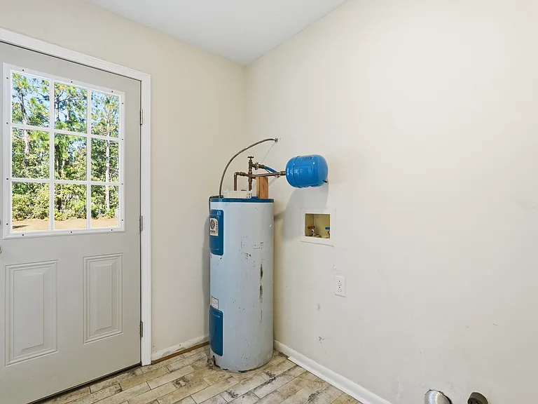234 Deerwood Dr — Photo 5