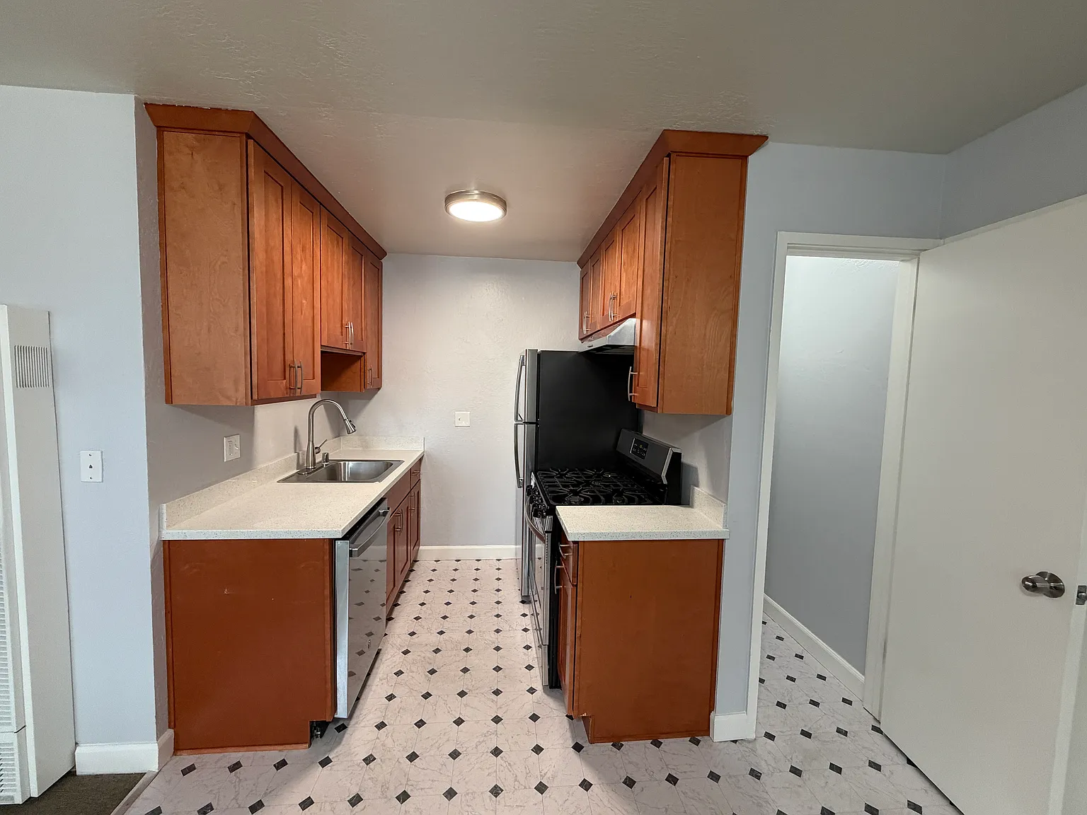 475 Alcatraz Ave — Photo 3