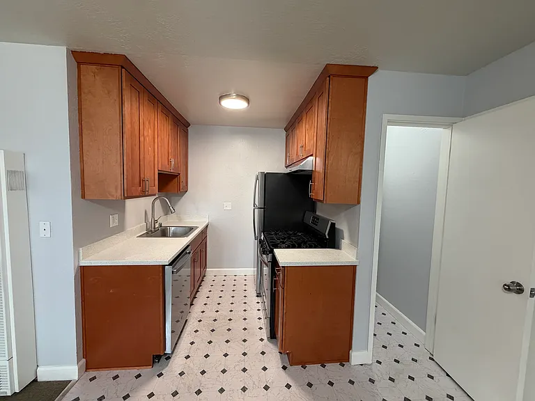 475 Alcatraz Ave — Photo 3