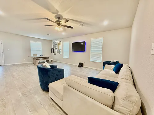 3103 Seeker St Photo 1