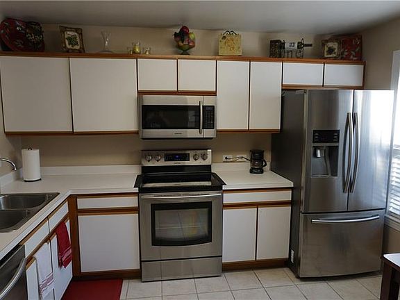 4th image of 138 Lakeside Cir