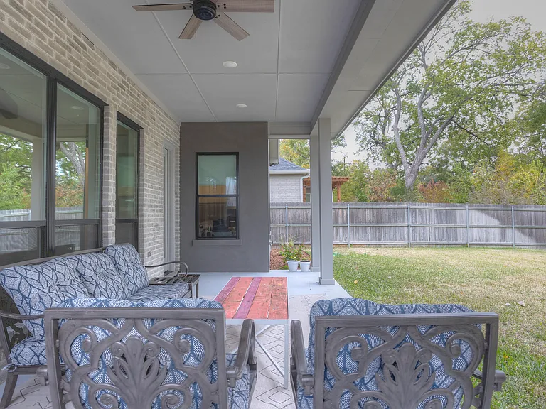 5622 Oaks Ln — Photo 28