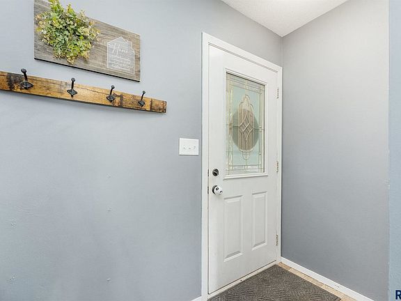 4th image of 1729 S Shellynn Dr