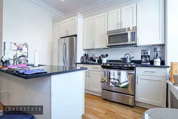 Rented by ZealEstate Group Inc | media 16