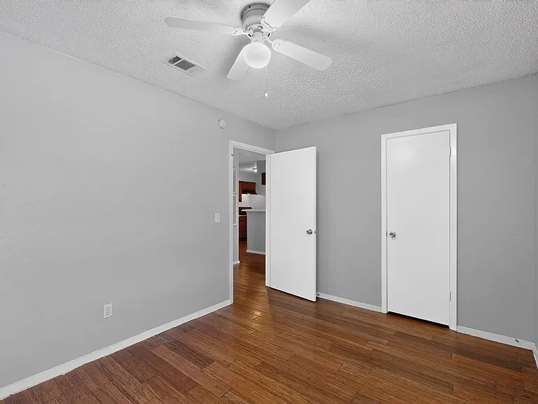 400 Raymond St #16 — Photo 22