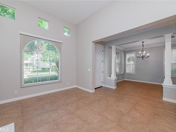 4th image of 82 Figtree