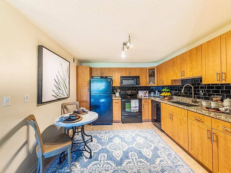 5566 Baywater Dr — Photo 5