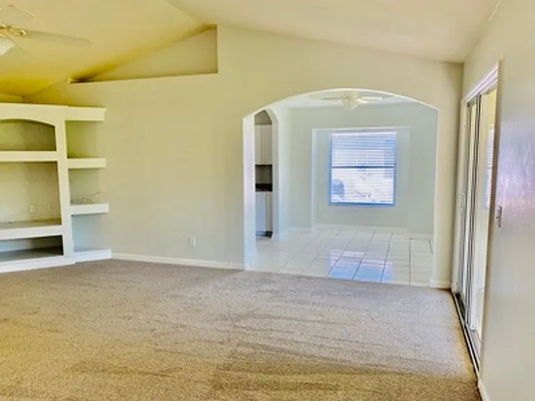 18477 Sunflower Rd — Photo 4