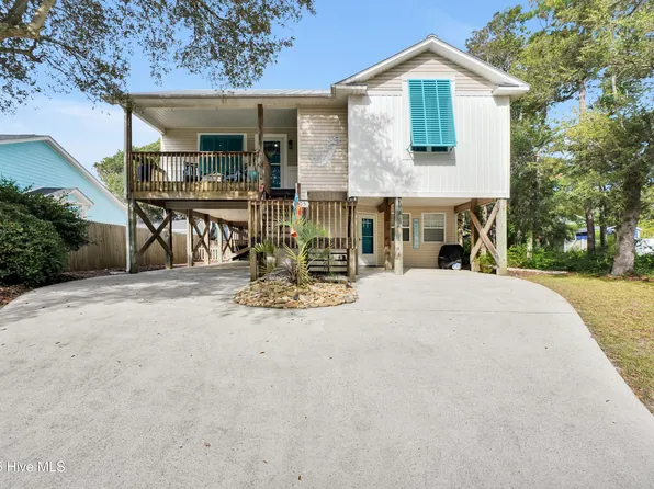 105 SE 37th Street, Oak Island, NC 28465