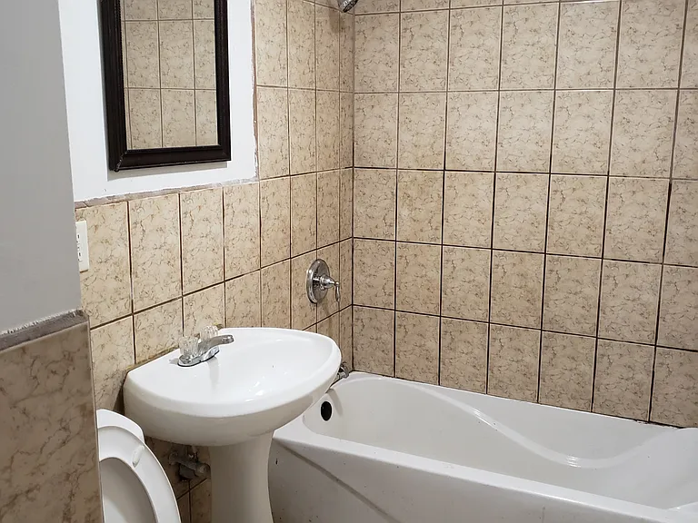 325 E Kensington Ave #G — Photo 5