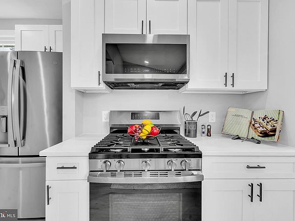 3rd image of 6016 Sefton Ave
