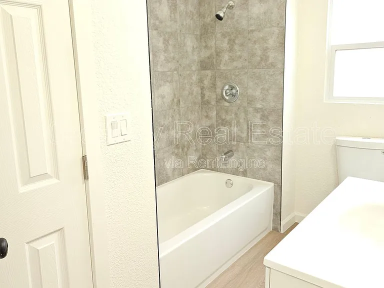 1346 Redwood St — Photo 11