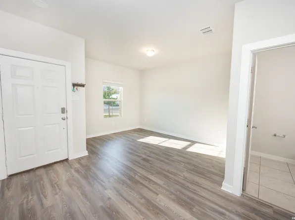 7608 TOLEDO BND, San Antonio, TX 78252
