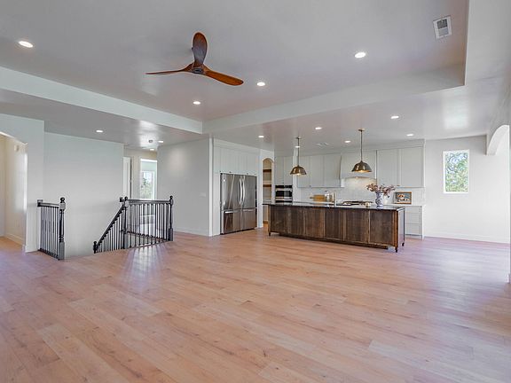 5th image of 3043 Sweetgum Cir