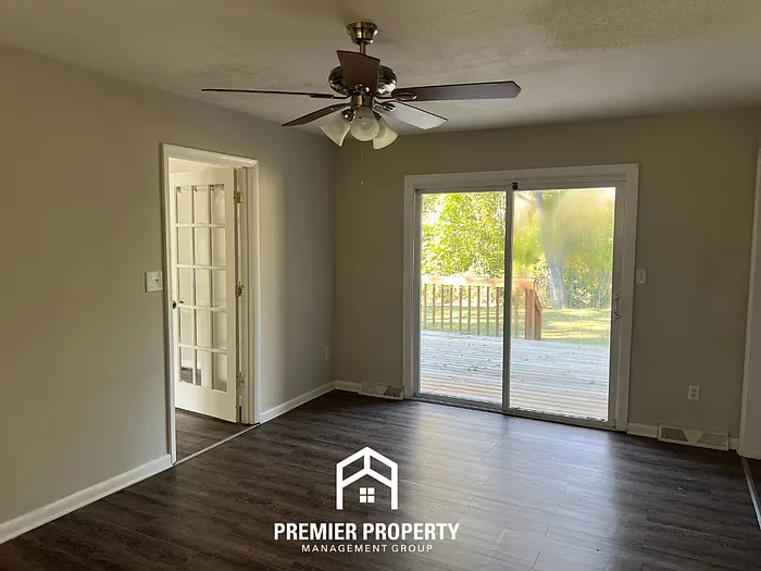 2322 Rodgers Dr NE — Photo 16