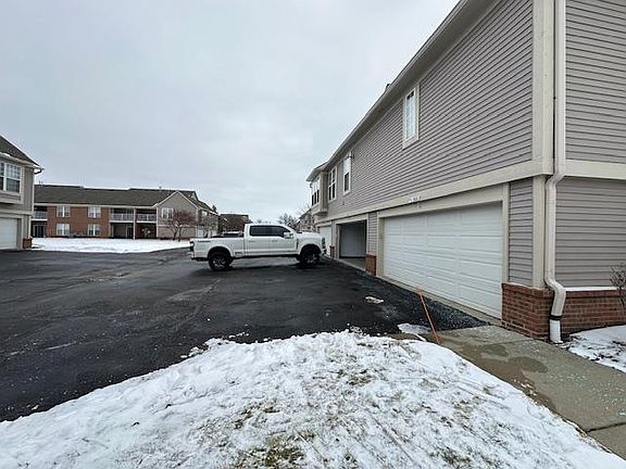 3rd image of 51810 Lionel Ln