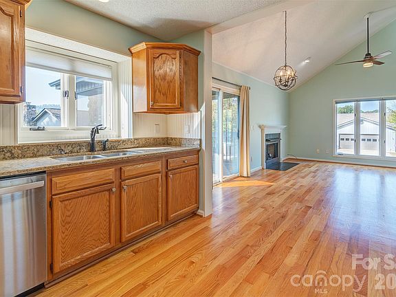 3rd image of 227 Kyfields