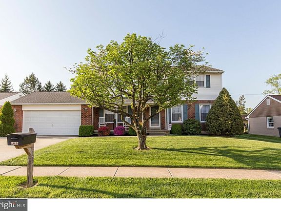 2nd image of 3215 Cardiff Dr