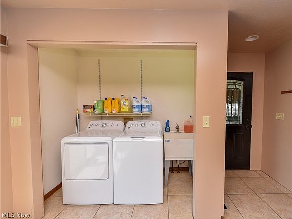 5th image of 105 Pittsburg Ave