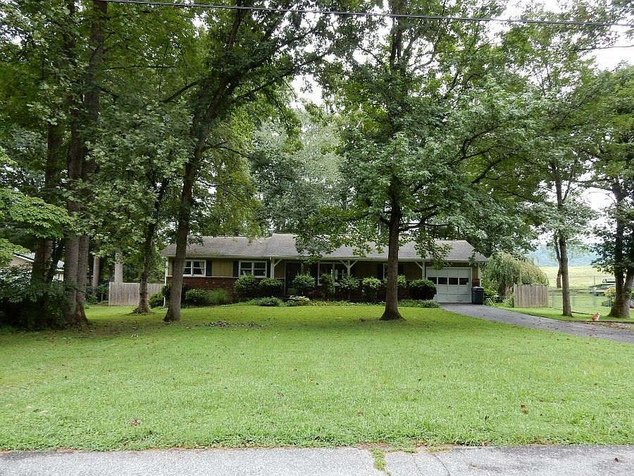 1st image of 114 Cannon Dr