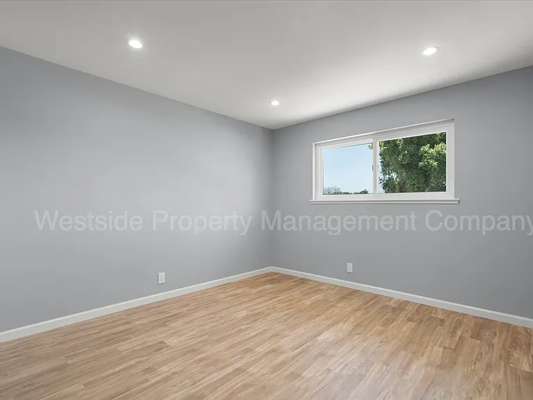 3340 Cabrillo Ave #3 — Photo 7