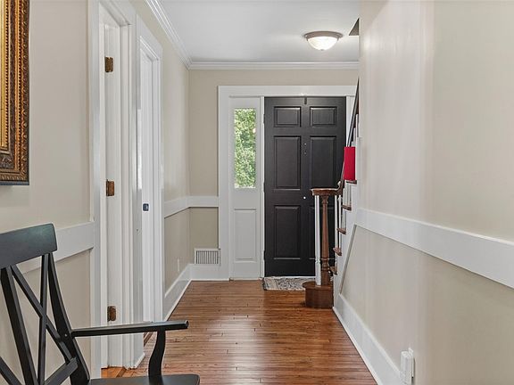 5th image of 787 Drakesborough Dr