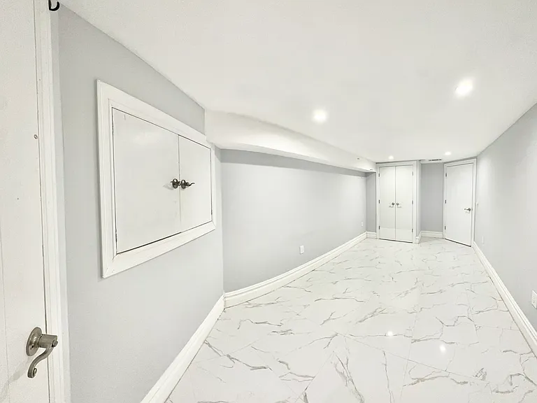 223 Washington Ave #1 — Photo 10