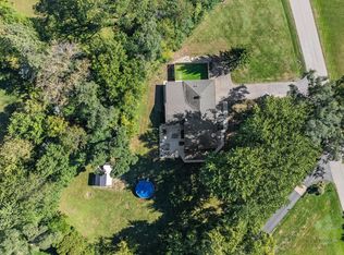 127 Howe Ter, Barrington, IL 60010