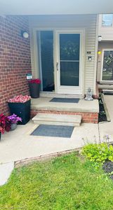 6680 Ridgefield Cir APT 201, West Bloomfield, MI, 48322