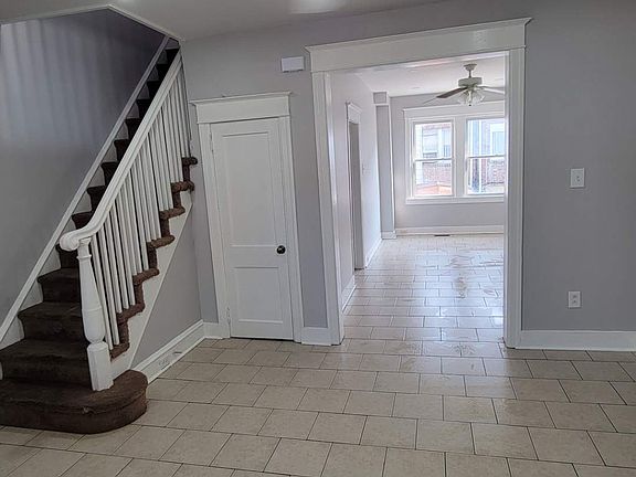 3rd image of 2541 S Ashford St