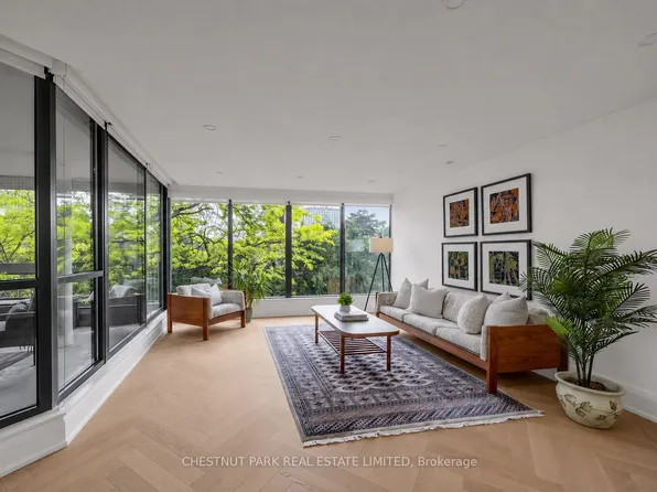 2545 Bloor St W #Penthouse 405, Toronto, ON M6S 1S1