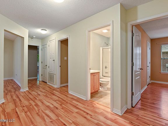 5th image of 3914 Timber Lake Dr