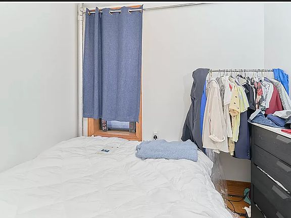 4th image of 362 W 36th St APT 4F