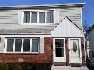 205 Forest Ave, Lynbrook, NY 11563