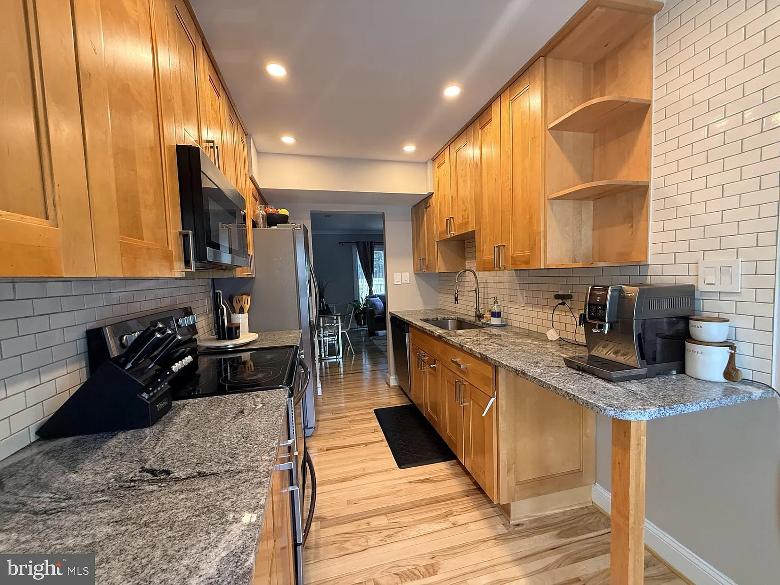 3 bed, 2.5 bath, 1244 sqft, $2,750 — Photo 2