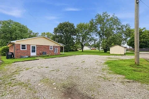 2 bed, 672 sqft, $1,300 — Photo 2