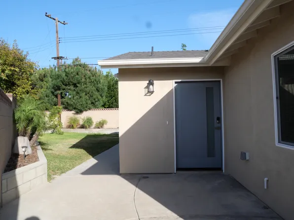 7390 Blackhawk Cir #B, Buena Park, CA 90620