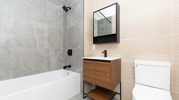 Rented by Nooklyn NYC LLC | media 7