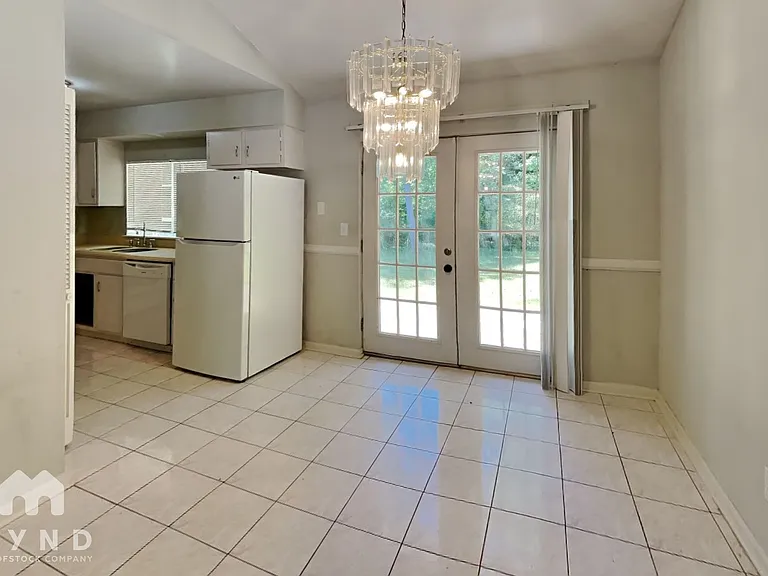 9062 Homewood Dr — Photo 7