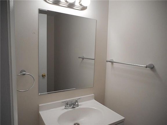5th image of 6605 Winfield Blvd APT 35