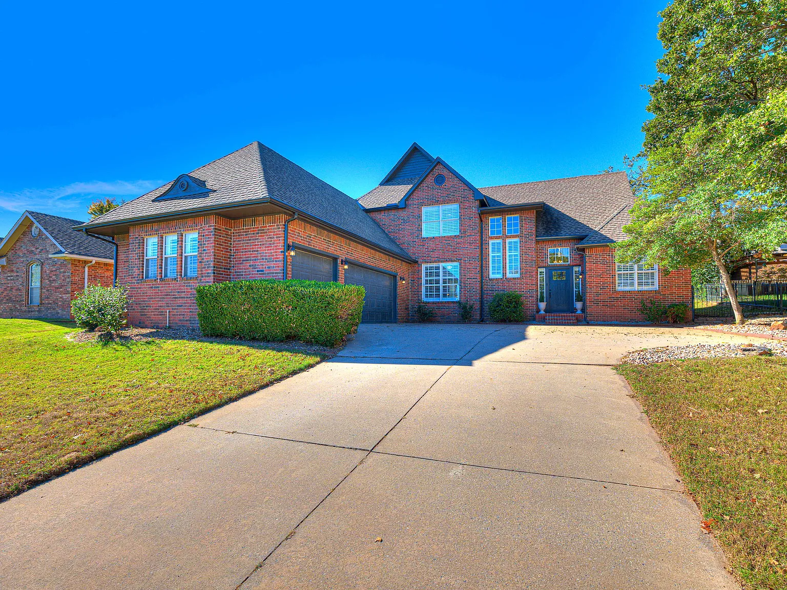 4 bed, 2.5 bath, 2830 sqft, $3,200 — Photo 1